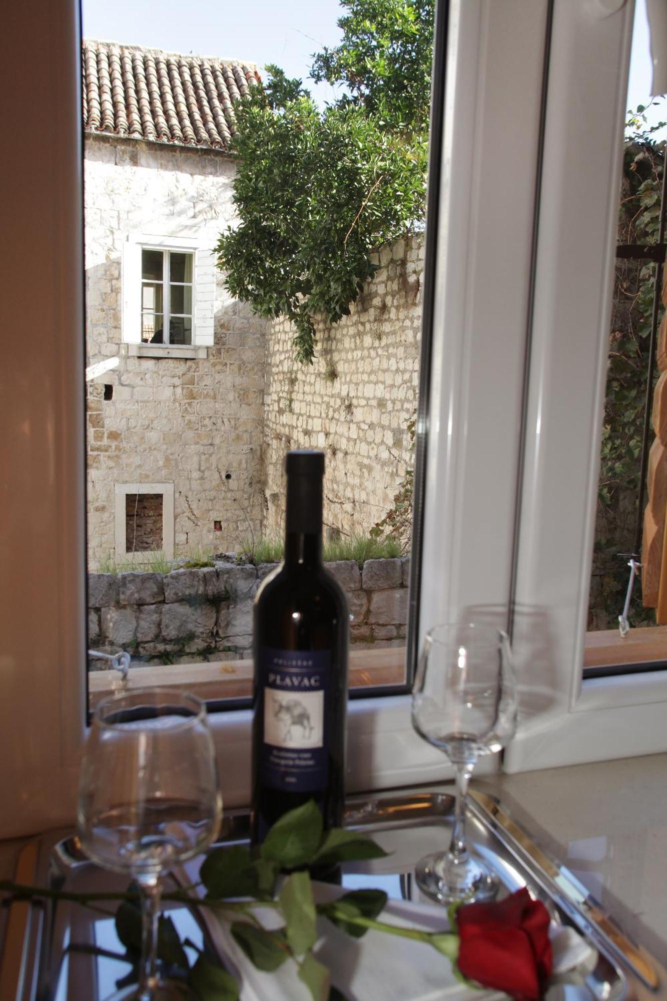 Apartments Dora -Free Parking Τρογκίρ Εξωτερικό φωτογραφία