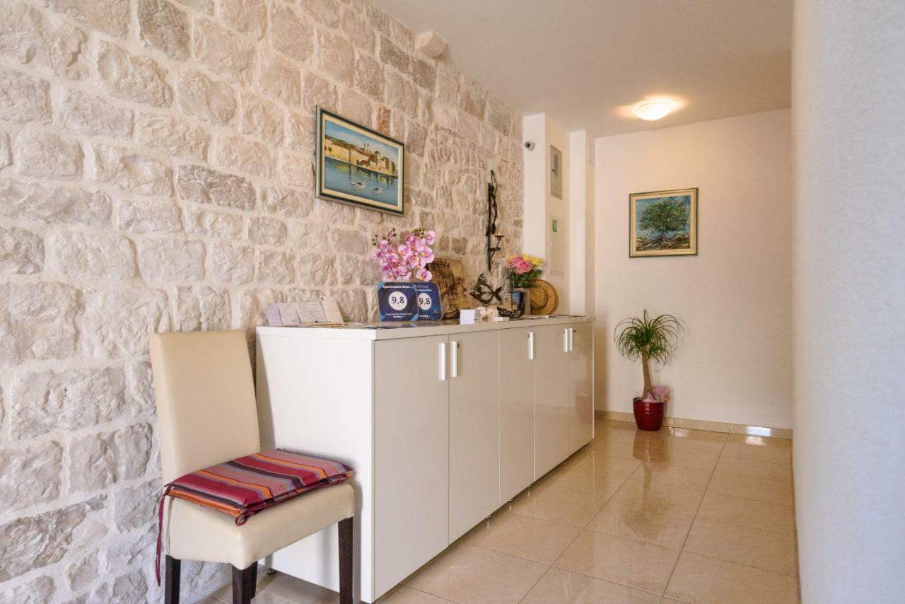 Apartments Dora -Free Parking Τρογκίρ Εξωτερικό φωτογραφία