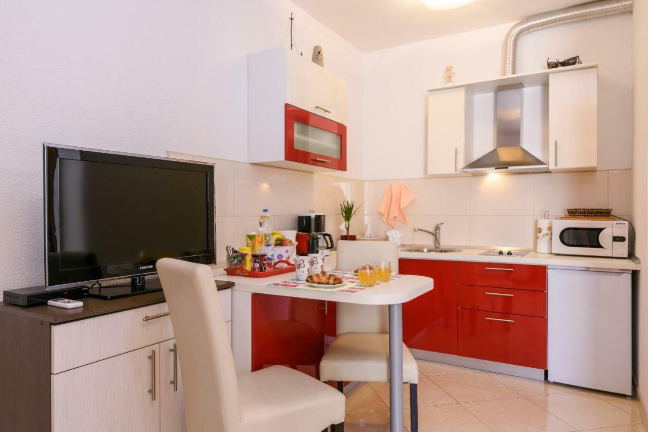 Apartments Dora -Free Parking Τρογκίρ Εξωτερικό φωτογραφία