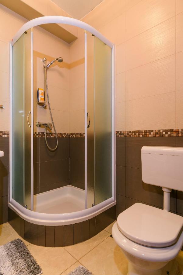 Apartments Dora -Free Parking Τρογκίρ Εξωτερικό φωτογραφία