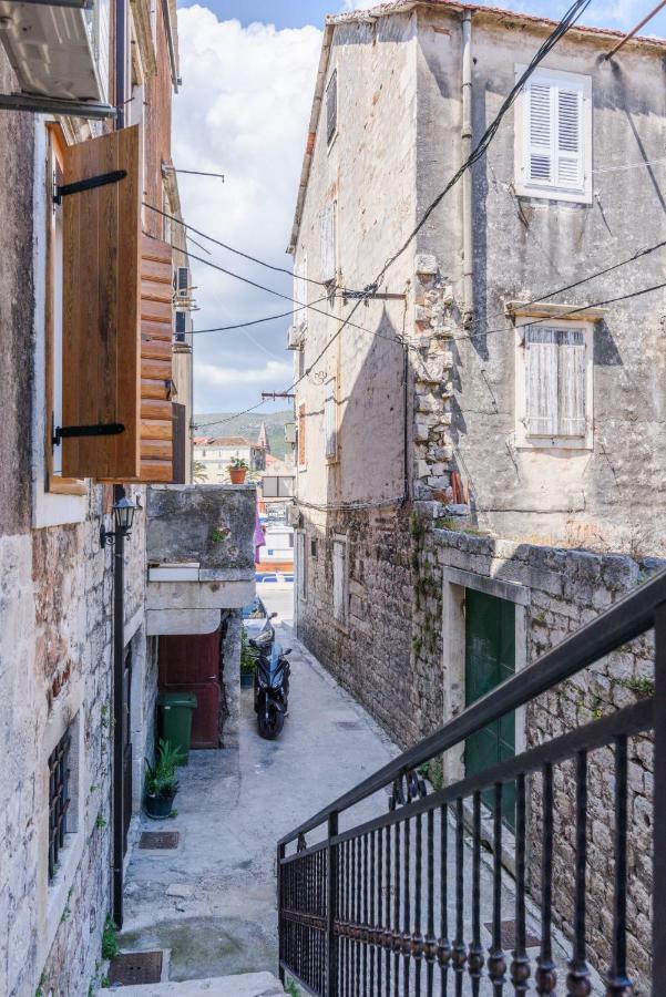 Apartments Dora -Free Parking Τρογκίρ Εξωτερικό φωτογραφία