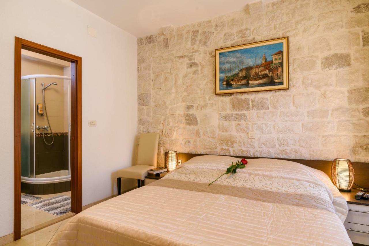 Apartments Dora -Free Parking Τρογκίρ Εξωτερικό φωτογραφία