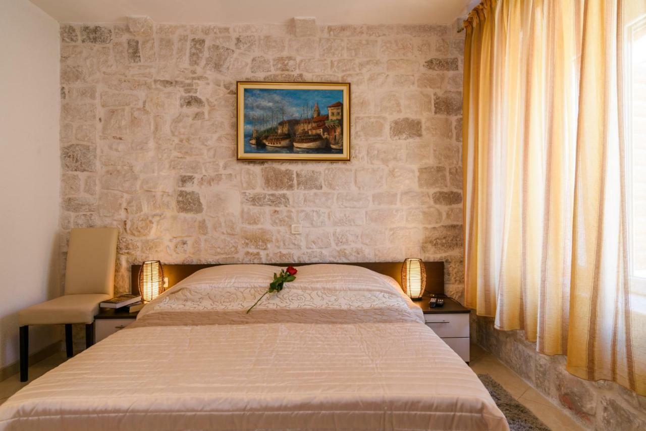 Apartments Dora -Free Parking Τρογκίρ Εξωτερικό φωτογραφία