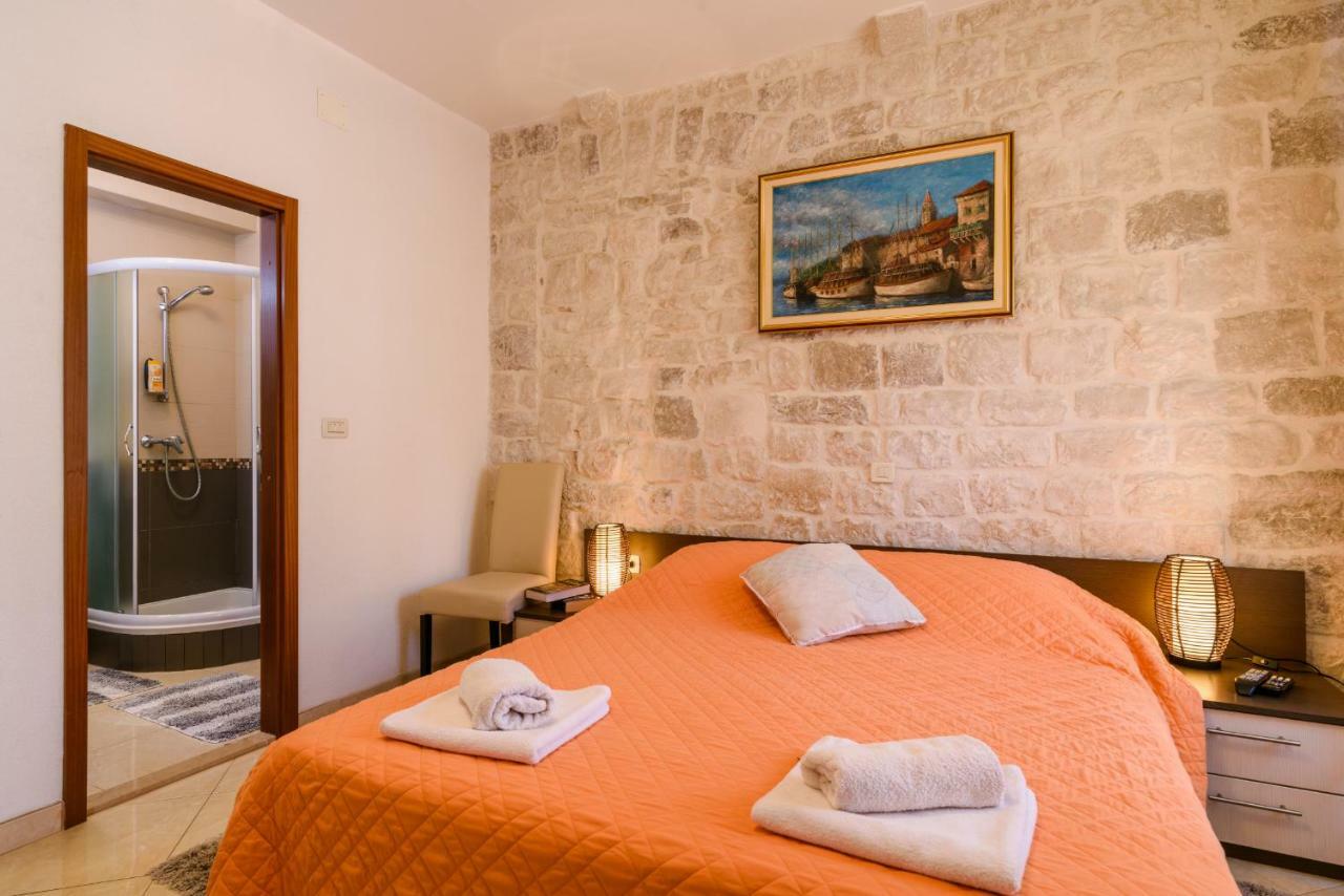 Apartments Dora -Free Parking Τρογκίρ Εξωτερικό φωτογραφία