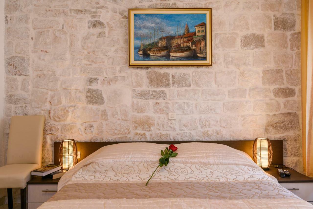 Apartments Dora -Free Parking Τρογκίρ Εξωτερικό φωτογραφία